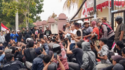 Baca juga : Ricuh Demo di DPRD Kota Madiun, Massa Desak Reformasi DPR dan Polri