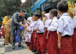 Ditarget Rampung Bulan Ini, Disdikbud Kota Malang Percepat Pembagian Seragam Sekolah Gratis