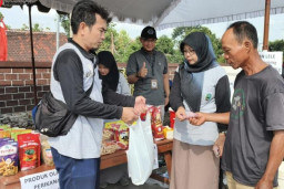 Gelaran Pasar Murah di Perbatasan Magetan Disambut Antusias Warga