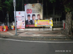 Jelang Demo 3 September, Aksi Spanduk Pro-Khofifah Penuhi Sudut Surabaya