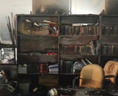 Minggu Dini Hari, Kantor DPRD Kabupaten Blitar Dibakar Massa, Inventaris Kantor Turut Dijarah