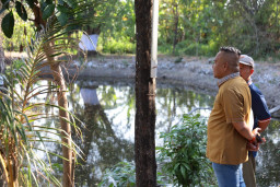 Pengajuan Dakel Pembangun Plengsengan Telogo Sepat Tak Kunjung Trealisasi, Cak Yebe Rogoh Kocek Pribadi