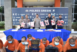 Polres Gresik Tangkap 20 Tersangka Narkoba dalam 12 Hari Operasi, Sita Sabu dan Ribuan Pil Dobel L