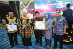 Pemerintah Kab. Sumenep Raih Penghargaan Bergengsi di Fesyar Jatim 2025