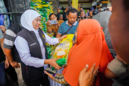 Perkuat Ekonomi Lokal, Pasar Murah Jatim Libatkan UKM dan IKM