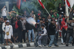 Peran Generasi Alfa, Dalam Aksi Kerusuhan