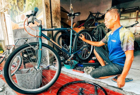Fenomena Tren Sepeda Kalcer Bikin Bengkel di Lamongan Laris Orderan