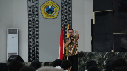 Lawan Hoax, Wakil Ketua DPRD Surabaya Dorong Penguatan Literasi Digital di Tengah Masyarakat