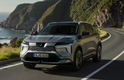 Berjarak Tempuh hingga 600 Km, Mitsubishi New Eclipse Cross EV Mejeng di Eropa