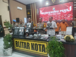 Polres Blitar Kota Tangkap 9 Tersangka dalam Operasi Tumpas Narkoba 2025