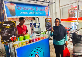 Manisnya Usaha Minuman Kekinian Drink Creamy di Teras Alfamart