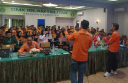 PLN Kenalkan Manfaat dan Bahaya Listrik Lebih Dekat bersama SMK Islam 1 Blitar
