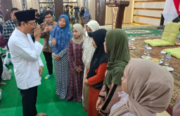 Kemensos Salurkan Bantuan untuk Wali Santri Korban Ambruknya Musala Ponpes Al-Khoziny