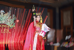 Angeline Virginia Wong, Desainer Muda Resmi Dinobatkan Sebagai Miss Tionghoa Indonesia 2025