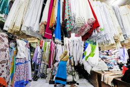 Baca juga : Kemenkeu Janji Beresin Busana Muslim China Ilegal