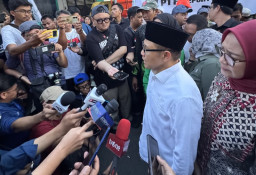 Menko PM Gus Imin Sumbang Rp 1 Miliar untuk musibah Ponpes Al Khoziny Sidoarjo