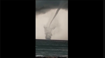 BPBD Himbau Warga Waspada Fenomena Waterspout di Pantai Wotgalih Lumajang