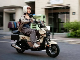 Honda Square X125 Resmi Meluncur, Skuter Petualang 125 cc dengan Desain Boxy dan Fitur ABS