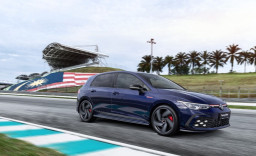 Pakai Emblem SIC, Volkswagen Golf GTI Sepang Edition Mejeng di Malaysia