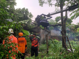 Hujan Angin Porak-porandakan Desa Gaprang Kabupaten Blitar