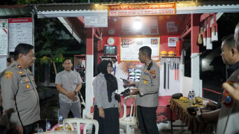 Polres Blitar Berikan Handy Talky di 2 Poskamling di Dua Desa