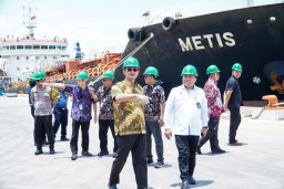 Tim Kemenkopolkam Tinjau Kelengkapan Fisik Pelabuhan Tanjung Pakis Paciran