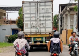 Warga Karangbong Tolak Keras Jalan Desanya Jadi Jalan Provinsi