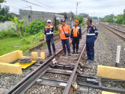 Meminimalisir Potensi Bahaya, KAI Daop 7 Madiun Periksa Jalur Talun–Garum