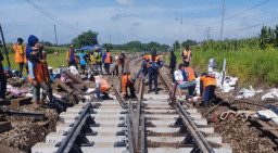 Tingkatkan Keselamatan Perjalanan, KAI Daop 7 Madiun Komitmen Kembali Lakukan Penggantian Wesel 