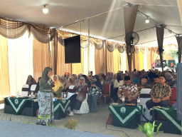 Seminar Ikwam SD Al Madany Soroti Tantangan Pengasuhan Anak di Era Digital