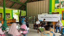 PLN UIT JBM Berikan Bantuan Pendidikan Kepada 50 Santri di Madiun