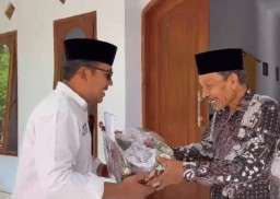Baca juga : Darul Hasyim Fath Tunjukkan Keteladanan: Sowan dan Santuni Guru yang Pernah Mendidiknya