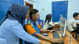 Warga Lintas Usia Penuhi PKBM KA-ER di Kabupaten Madiun