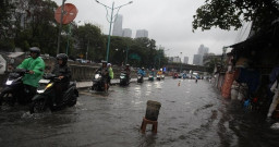 18-20 November 2025, Jatim Diprediksi Hujan Lebat hingga Sangat Lebat