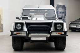 Dilelang, Lamborghini LM002 Bekas Sultan Brunei Jadi Rebutan Kolektor