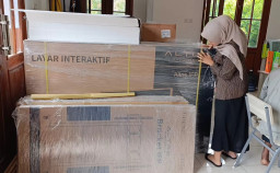 Pemerintah Pusat Kirimkan 5 Smart Board, Dukung Sekolah Rakyat Ponorogo