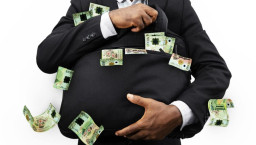 Keserakahan = Merampok