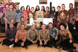 Tutut Nangis, Titik Senyum, Tommy Tegar di Syukuran Soeharto