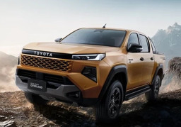 Toyota Hilux 2026 Resmi Diluncurkan: Tampilkan Beragam Versi Modifikasi untuk Berbagai Kebutuhan