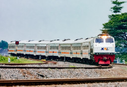 KAI Daop 7 Madiun Hadirkan Diskon Tiket 30% untuk Transportasi KA Ekonomi Non Subsidi