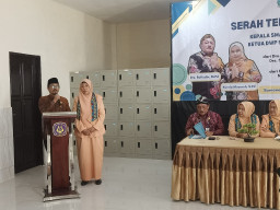 Baca juga : Drs, Sirajum Munir M.Pd, Terpilih Sebagai Kepsek SMAN I Sumenep