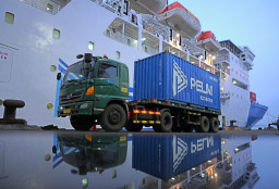 PELNI Gratiskan Angkut Barang Bantuan untuk Bencana di Sumut