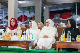 Hadiri Haul Ke-16 Gus Dur, Khofifah Ajak Teladani Kemanusiaan dan Keikhlasan