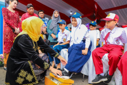 Maknai Hari Ibu, Gunernur Khofifah Dorong Perempuan Jadi Penggerak Pembangunan