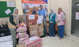 Peringati Hari Ibu, PLN UPT Gresik Salurkan Bantuan Untuk Korban Bencana Sumatera