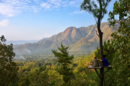 Suguhkan Panorama Bukit Indah, Gunung Beruk Wisata Hits di Ponorogo