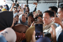 Prabowo Temukan Wisata Bencana dan Pencitraan Pejabat