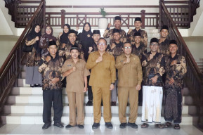 Pemkab Gresik Hadiahi Umrah, 18 Kafilah MTQ XXXI Jatim 2025 Dilepas Wakil Bupati