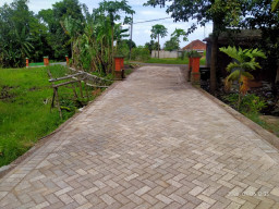 Optimalkan Infrastruktur, Pemdes Gagangkepuhsari Bangun Jalan Paving 