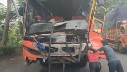 Baca juga : Diduga Rem Blong, Bus Tabrak Truk di Bojonegoro